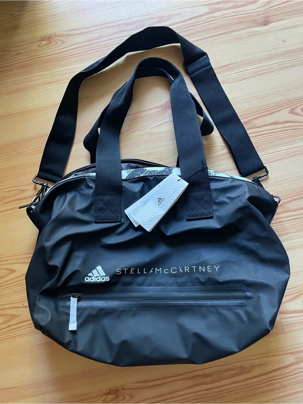 NWT ADIDAS x STELLA
MCCARTNEY DUFFLE STUDIO BAG $200